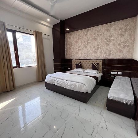 Mangalam Grand Hotel Лакнау Екстериор снимка