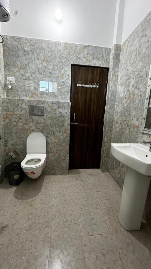 Mangalam Grand Hotel Лакнау Екстериор снимка