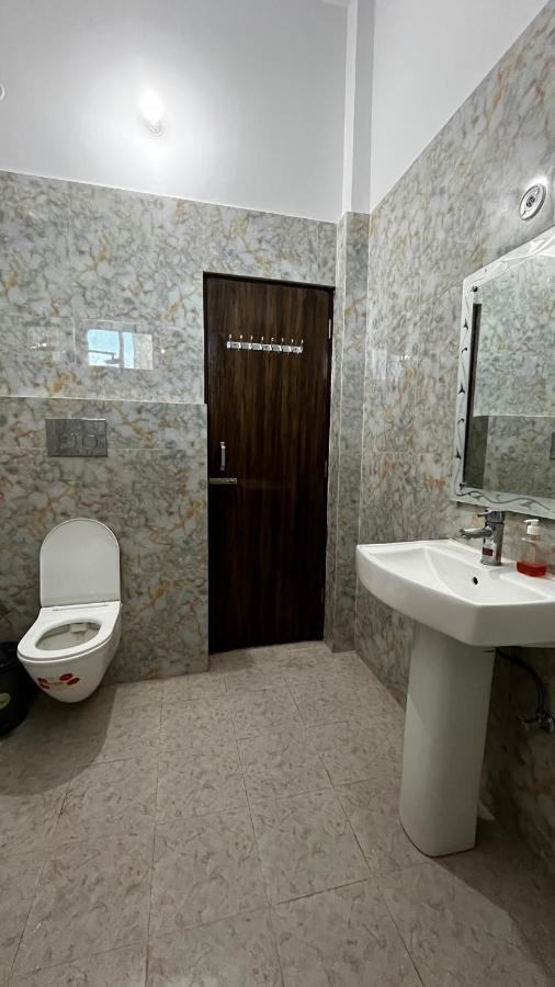 Mangalam Grand Hotel Лакнау Екстериор снимка