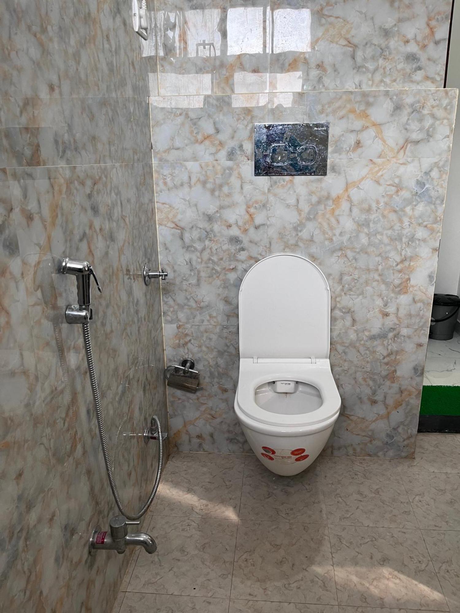 Mangalam Grand Hotel Лакнау Екстериор снимка
